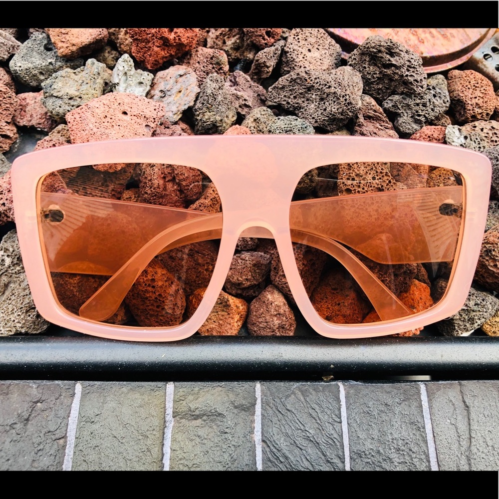 Oversized Shades - Picture 8 of 8